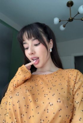A-1 Call Girls In GAUR CITY, 92171-48607꧁Cash Payment Escort-ServiCe