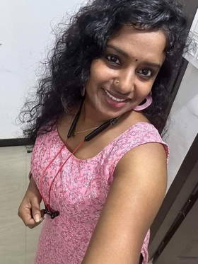 Bhilai Top model 𝟵𝟯𝟬𝟰𝟲𝟭𝟱𝟭𝟮𝟳 college call girl service available in