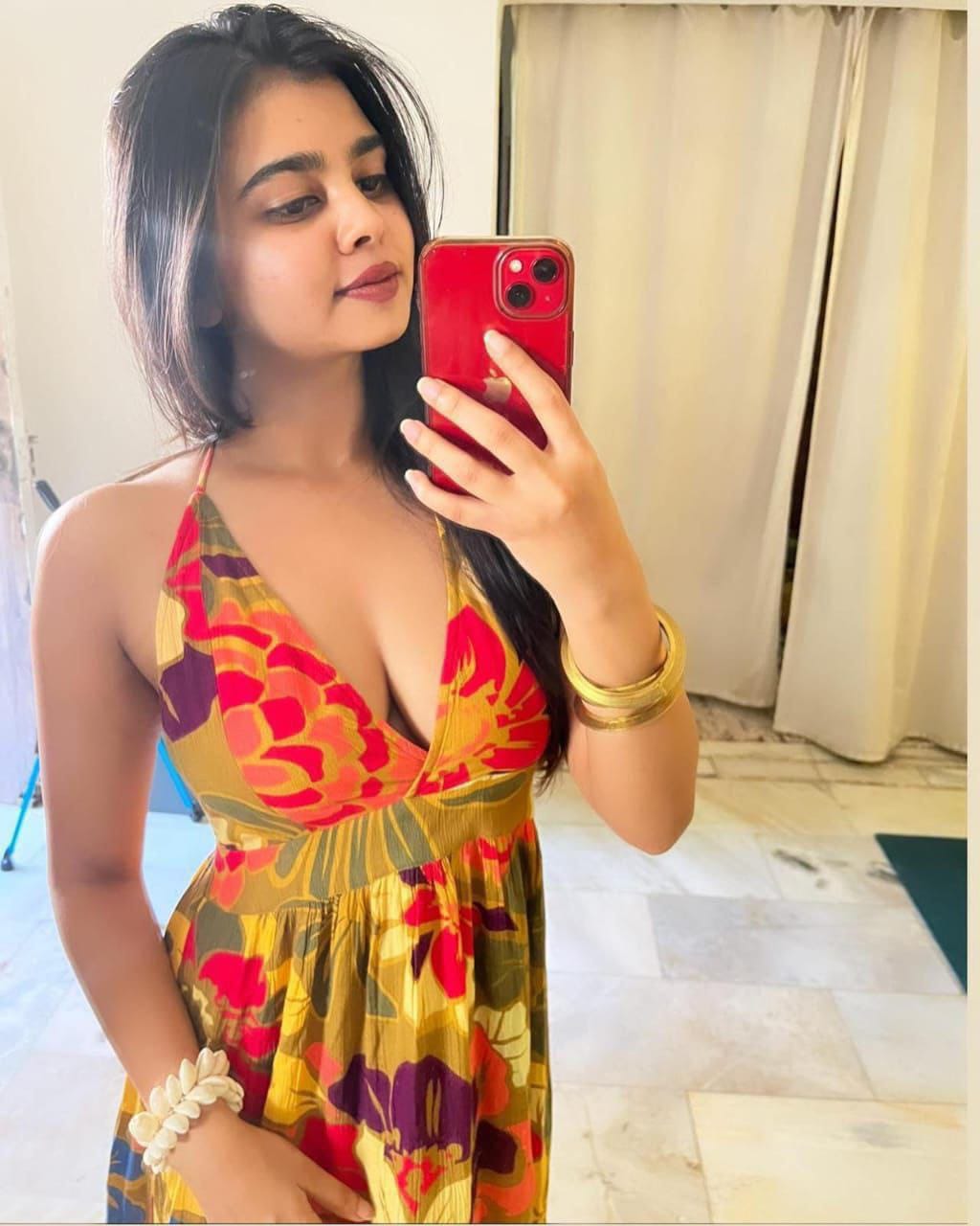 Call Girl Anakapalle VIP 𝟳𝟬𝟬𝟴𝟳𝟮𝟭𝟱𝟰𝟳 Low Price Call Girl best service