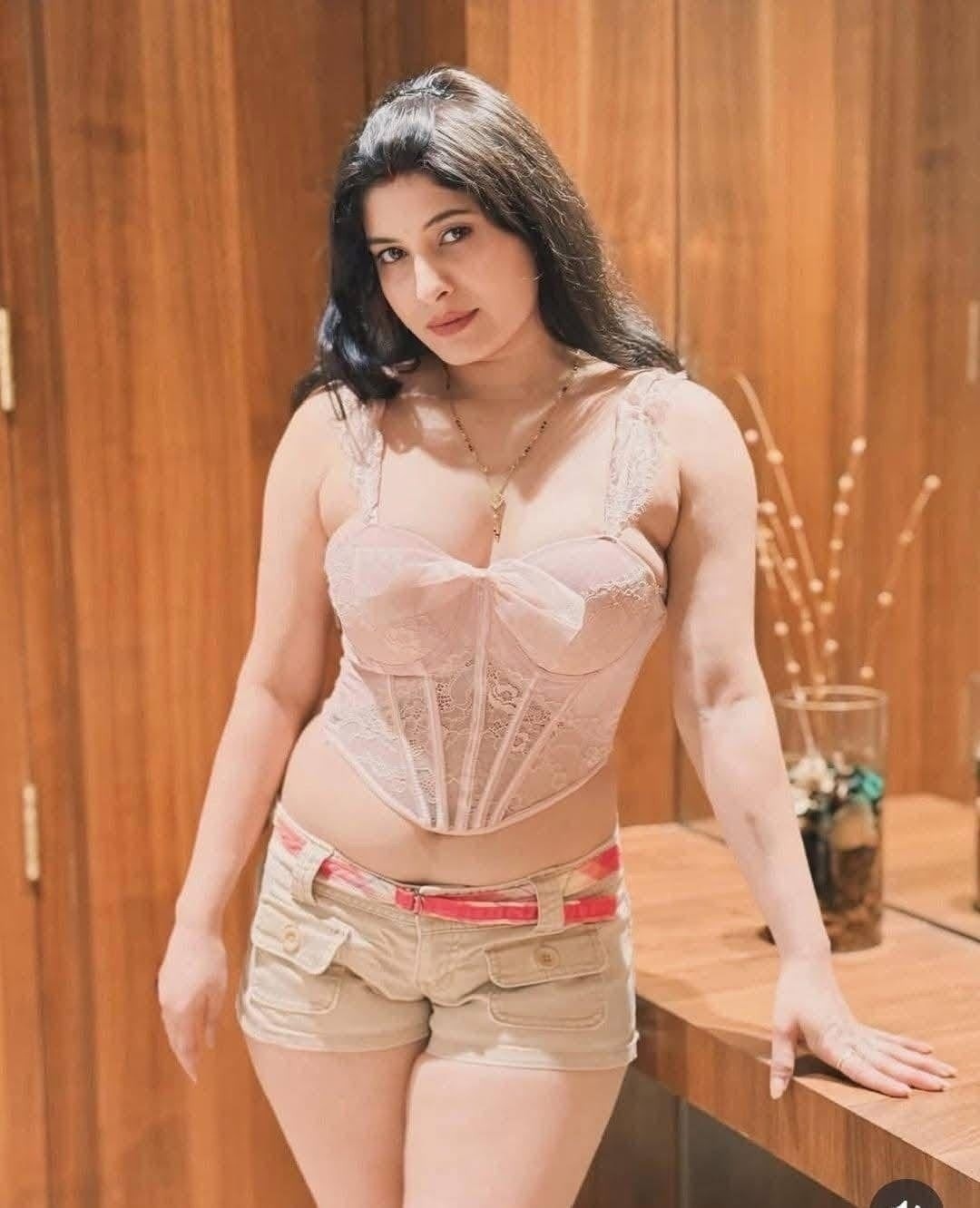 Call Girls In Khirki Extension (Delhi) ✜97110^14705✜ ℰscorTs Serviℂe