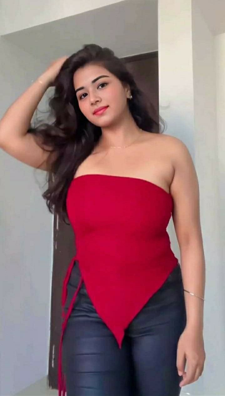 Call Girls In Paharganj (Delhi) ✠97110⌁14705✠ ℰscorTs SℰrviCe