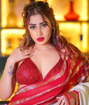 CALL GIRLS IN NOIDA 9667606617 ESCORT SERVICE IN GAUR CITY P