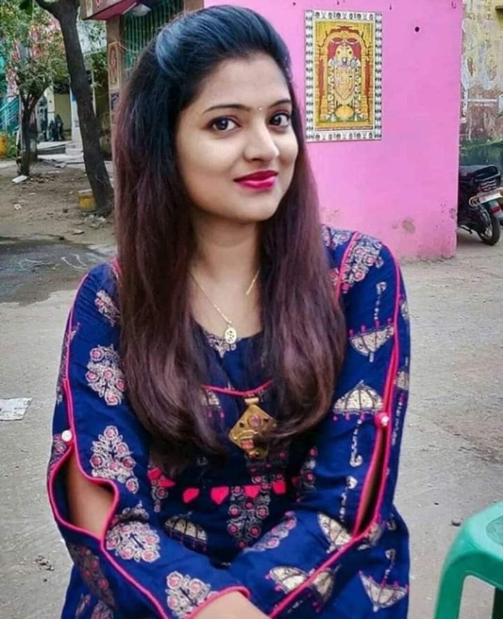 Ahmedabad Call me 𝟵𝟯𝟬𝟰𝟲𝟭𝟱𝟭𝟮𝟳 for college call girl service available in