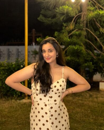 9319099832 Call Girls In Green Park Independent High 100% Low Price @Book