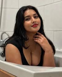Call Girls in New Delhi Railway Station 8860280117 Escort Service