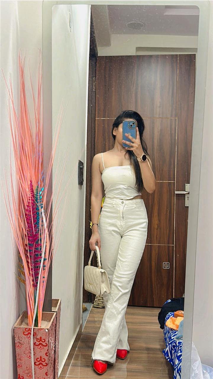 Call girls in Khan Market delhi 9319099832 escorts services Indepedent