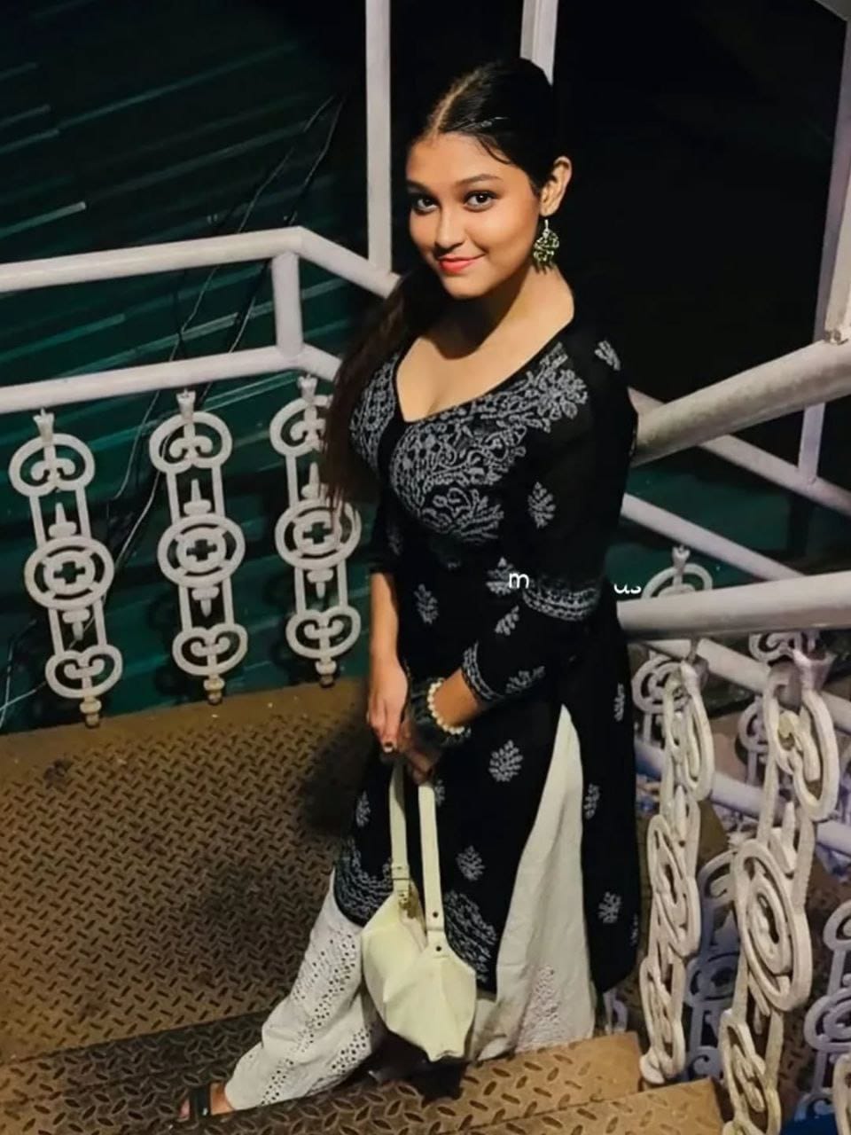HIMATNAGAR SAFE 7067984461 AND SECURE HIGH PROFILE FULL GENUINE INDEPENDENT ESCORT SERVICE