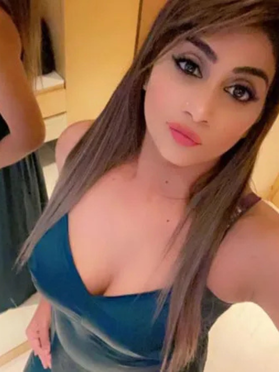 Top model 𝟵𝟯𝟬𝟰𝟲𝟭𝟱𝟭𝟮𝟳 college call girl service available in
