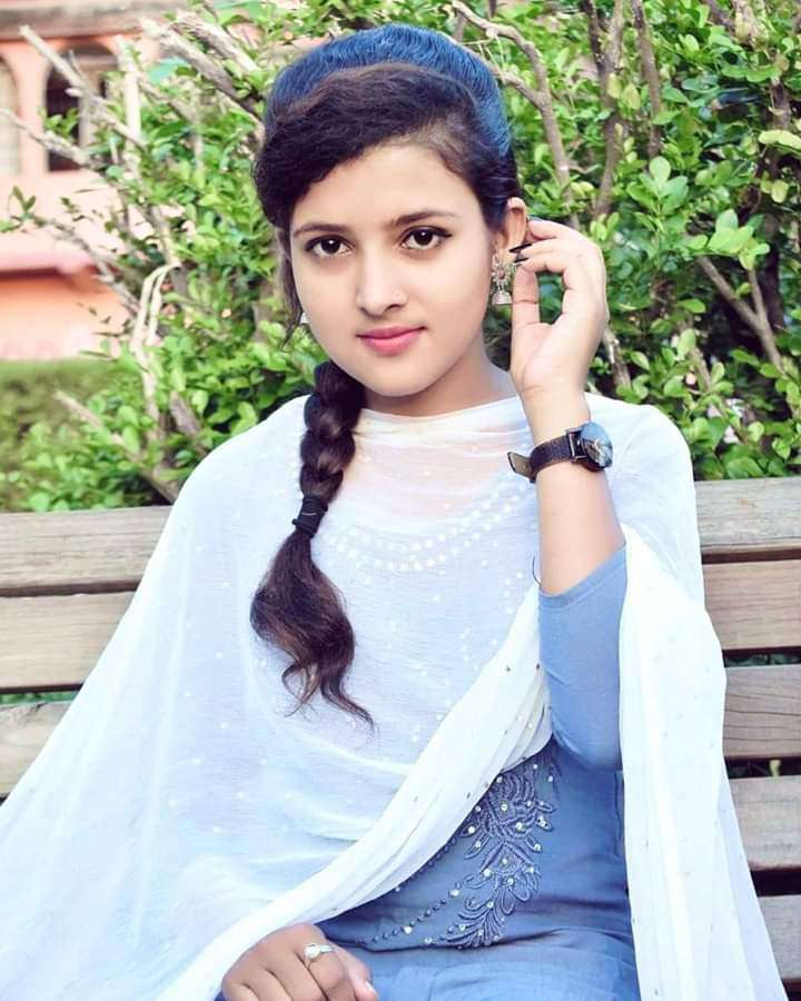 Kolar Top model 𝟵𝟯𝟬𝟰𝟲𝟭𝟱𝟭𝟮𝟳 college call girl service available in