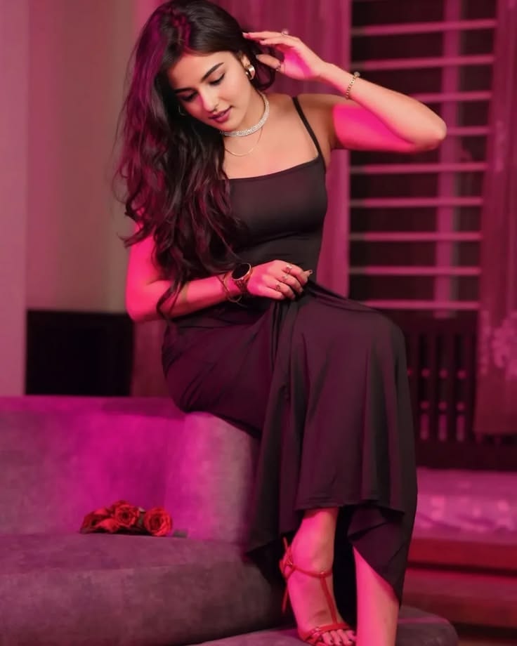 GACHIBOWLI SAFE AND SECURE GENUINE SERVICE UNLIMITED ENJOY ‎NEW GOOD LOOKING STAFF AVAILABLE